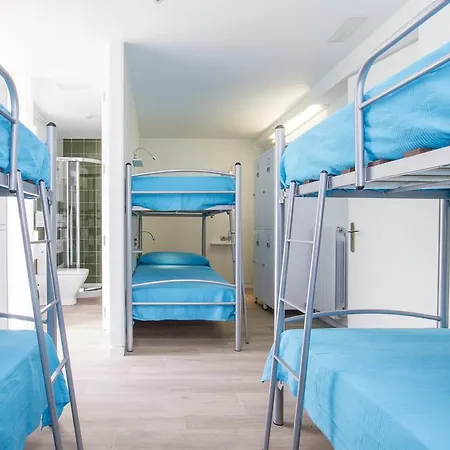 Aterpetxea Hostel *